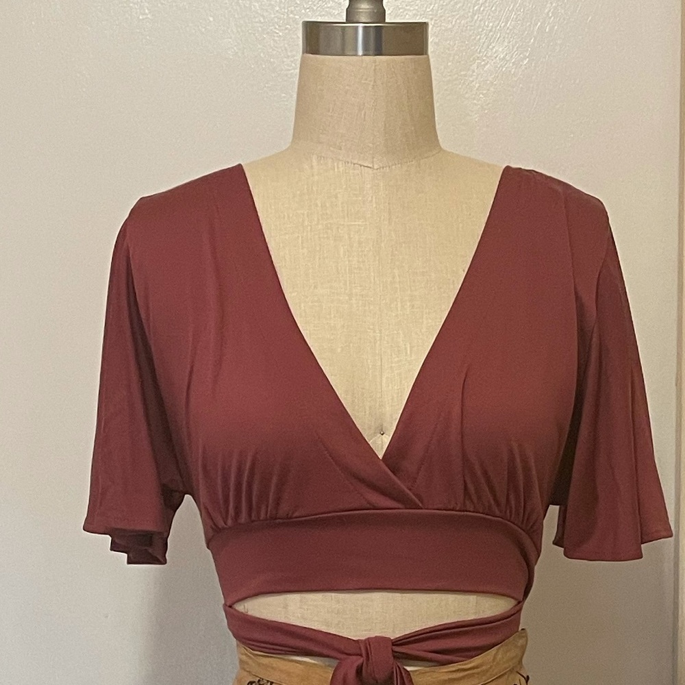Rue 21 wrap waist crop top